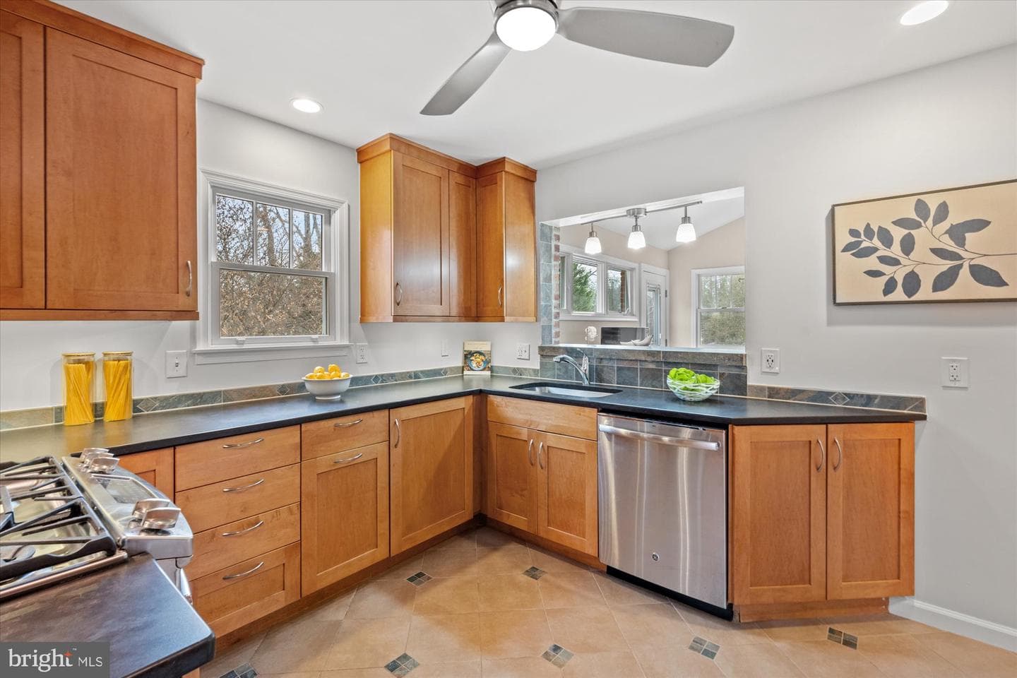 7912 Bainbridge Road photo 14