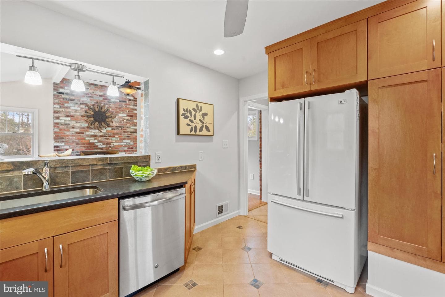 7912 Bainbridge Road photo 15