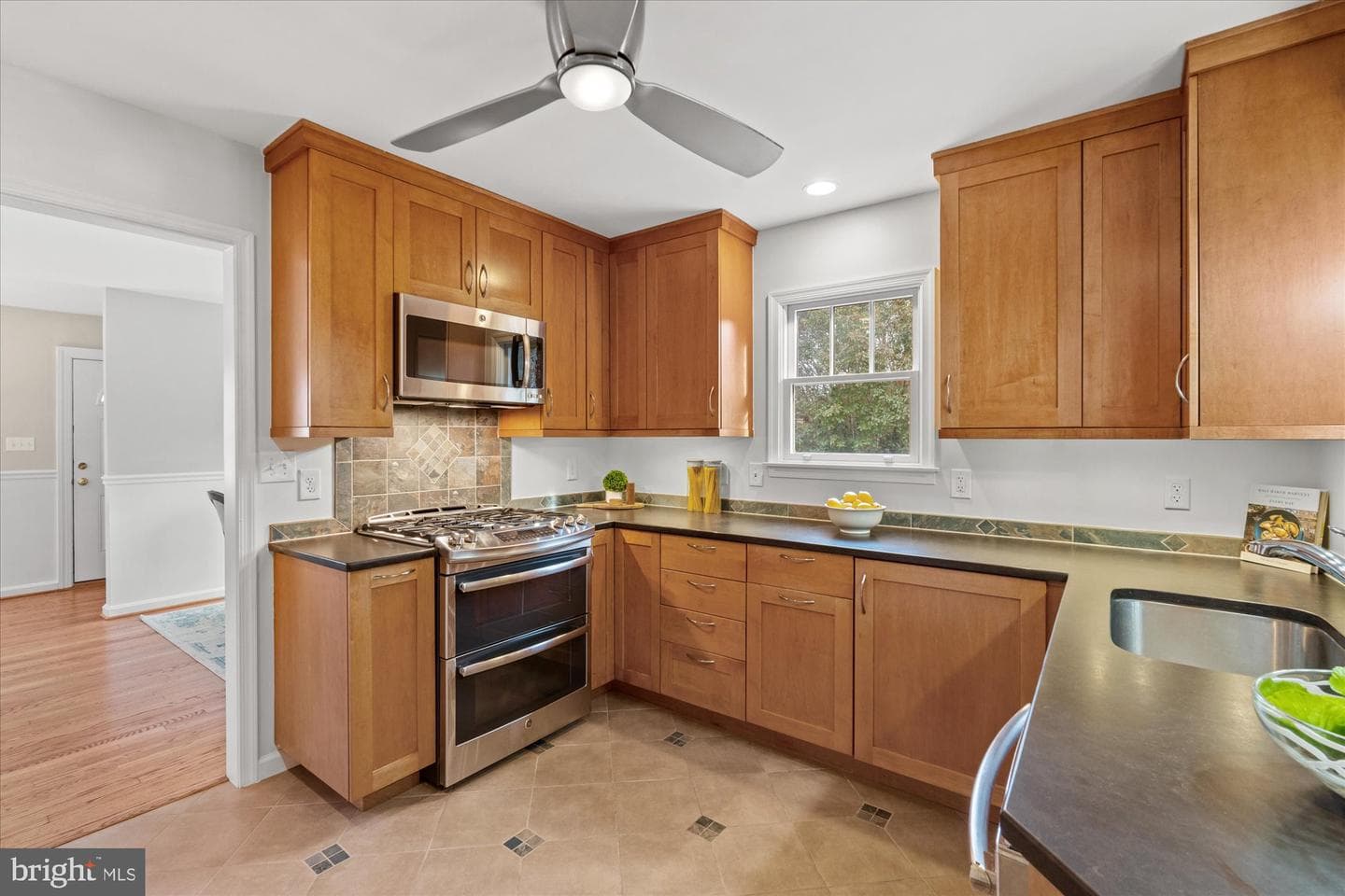 7912 Bainbridge Road photo 16
