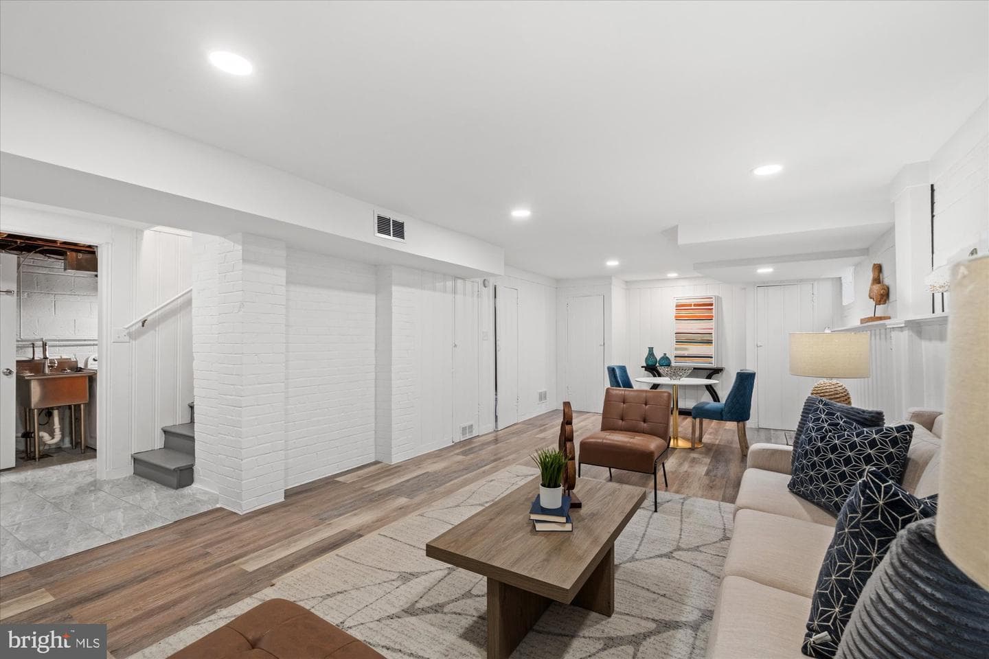 7912 Bainbridge Road photo 25