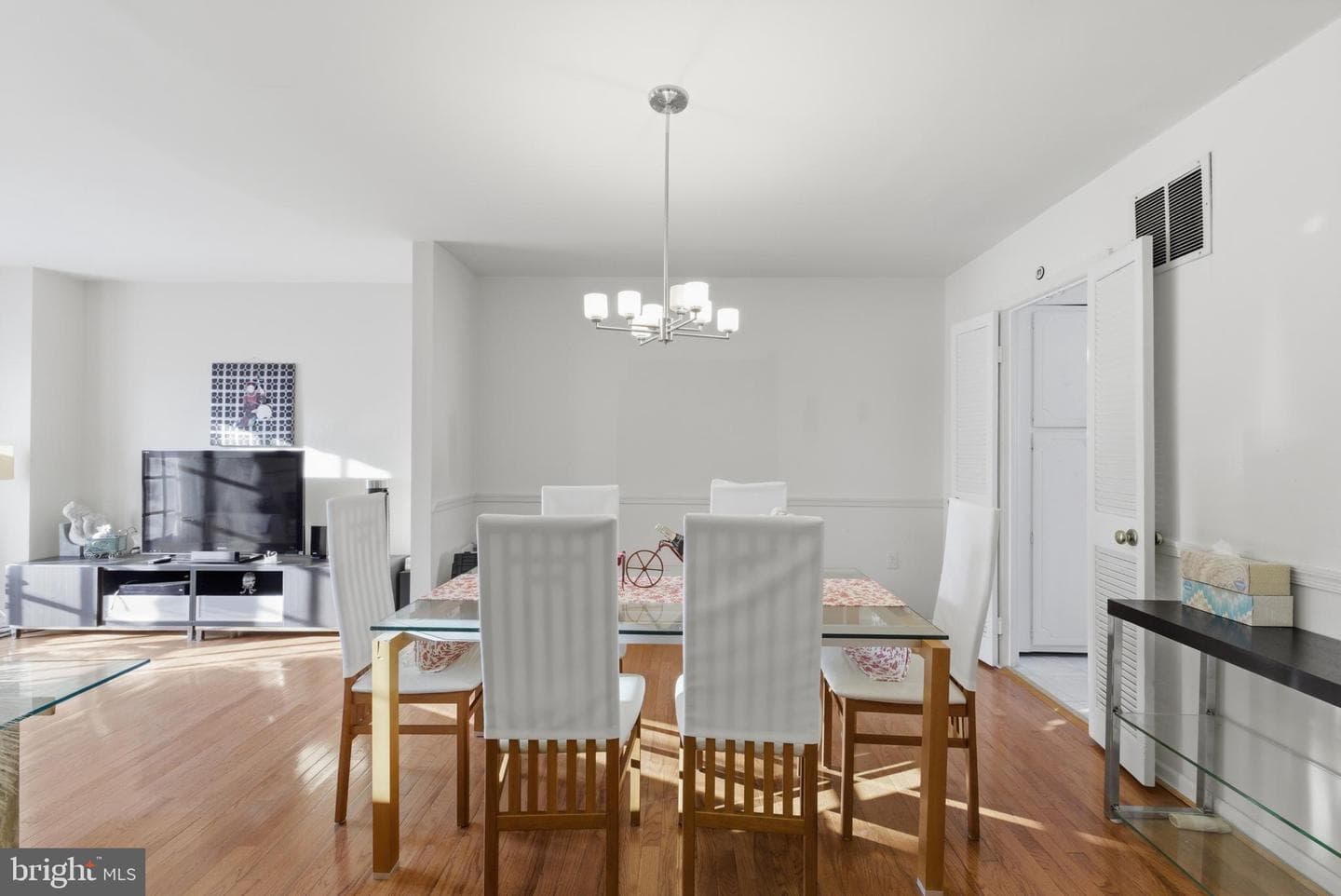 7227 Evanston Road photo 12