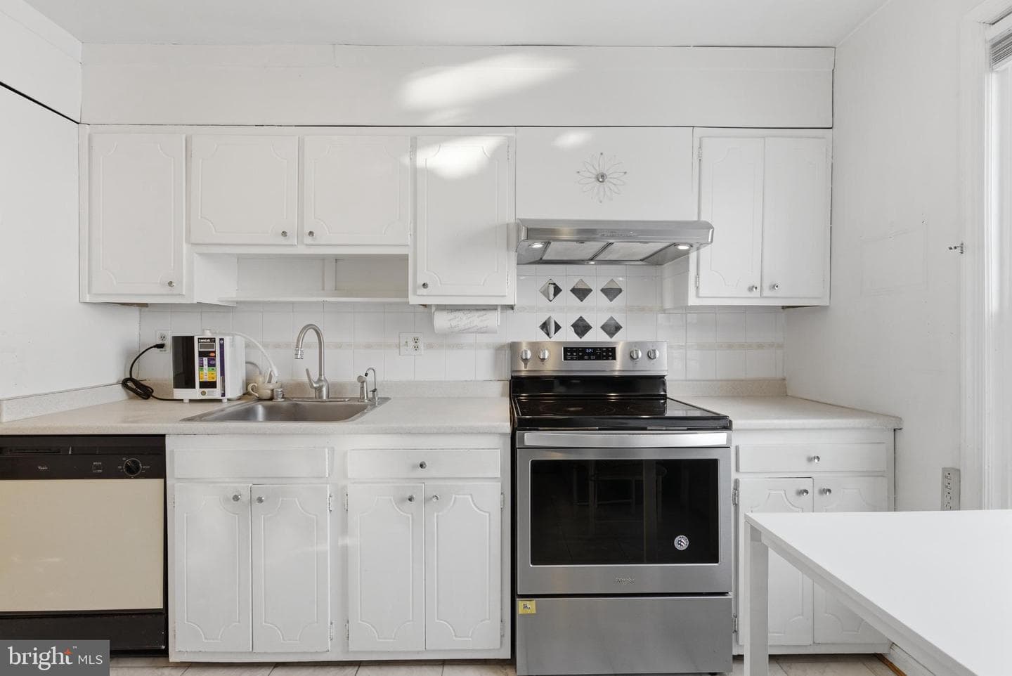 7227 Evanston Road photo 6