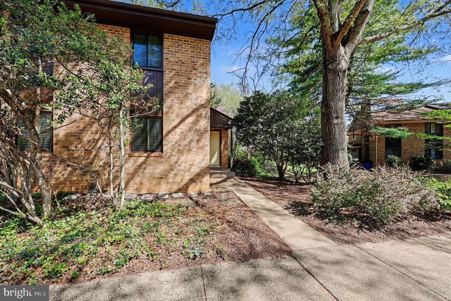 11040 Saffold Way photo 3