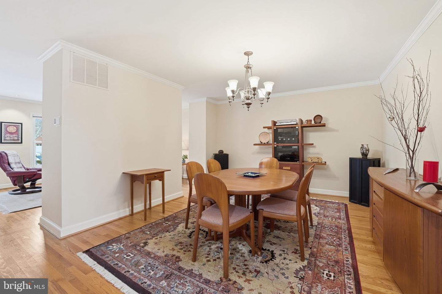 1566 Westmoreland Street photo 16