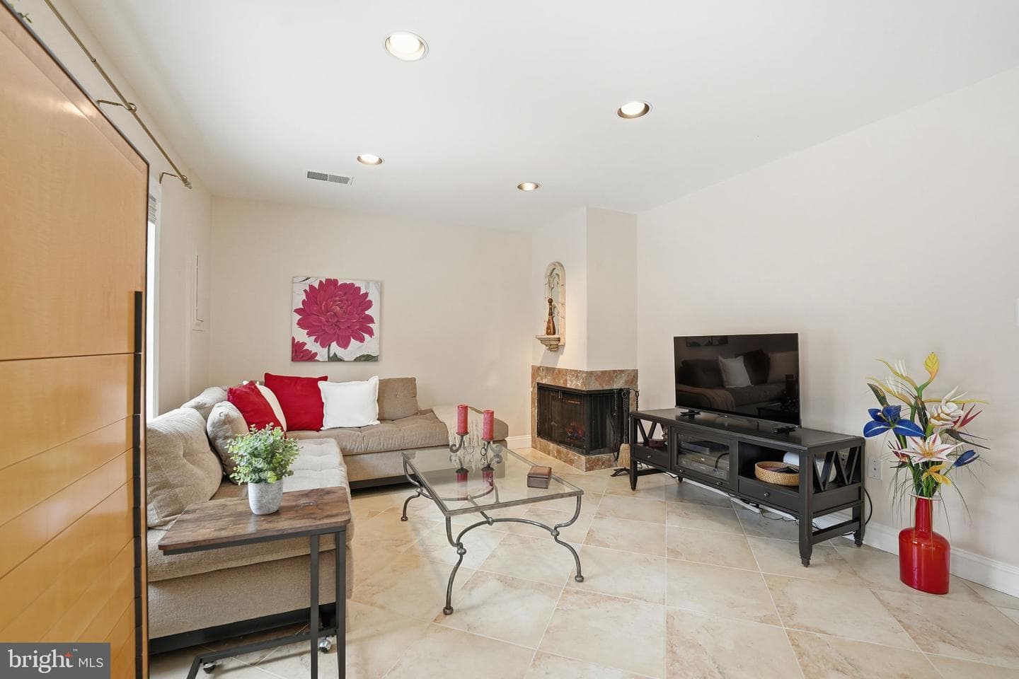 1566 Westmoreland Street photo 30