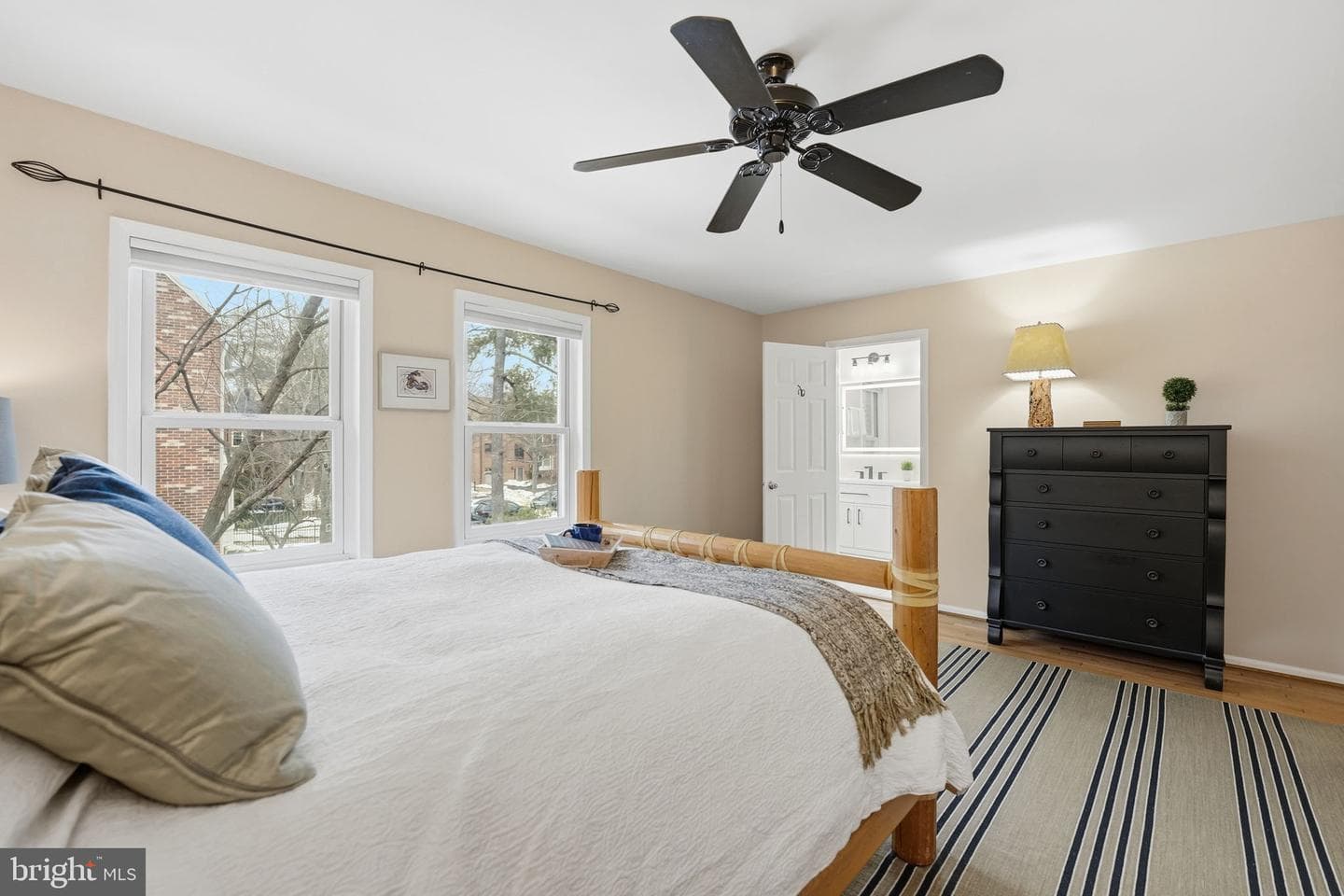 1566 Westmoreland Street photo 35