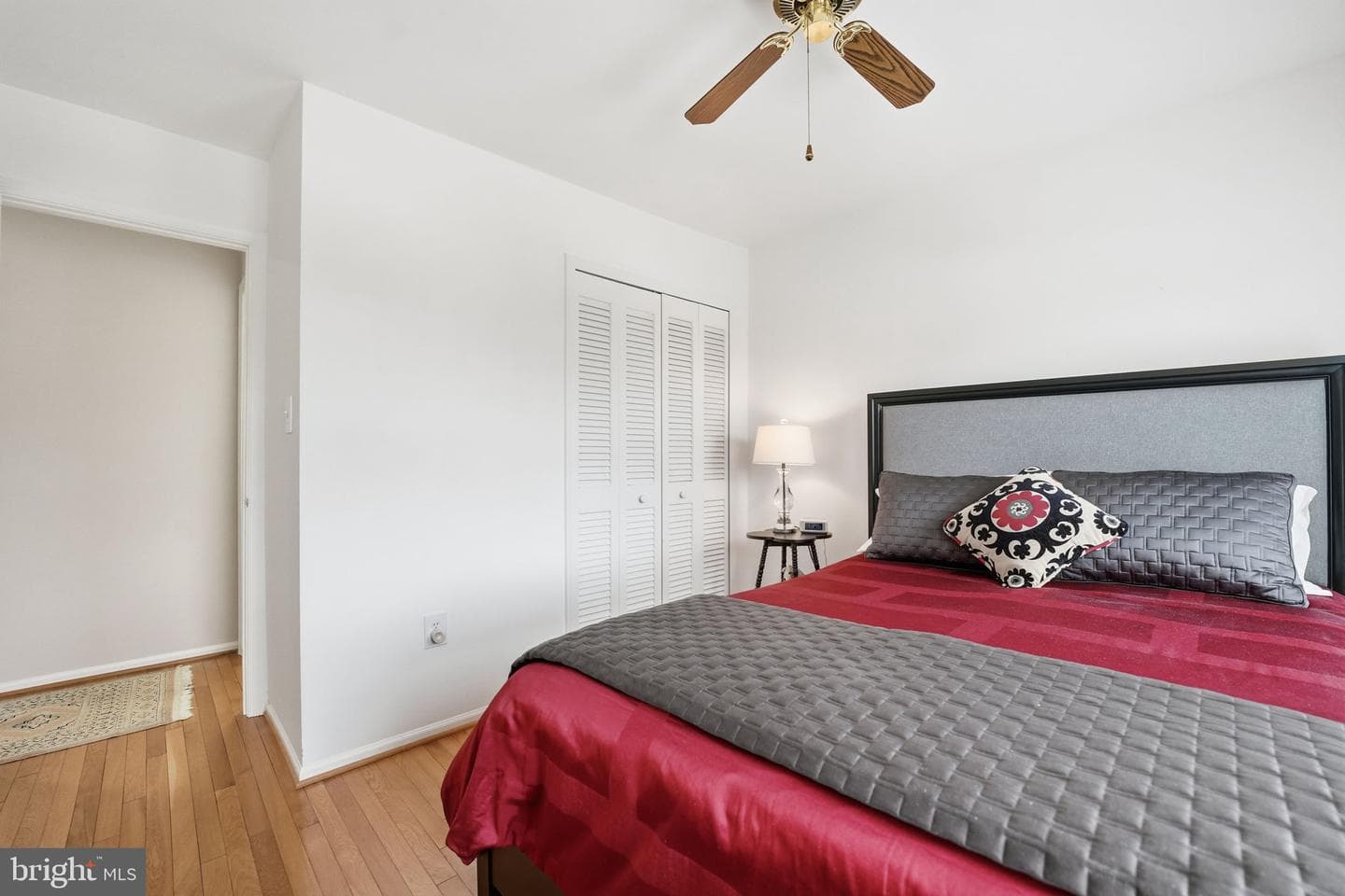 1566 Westmoreland Street photo 38