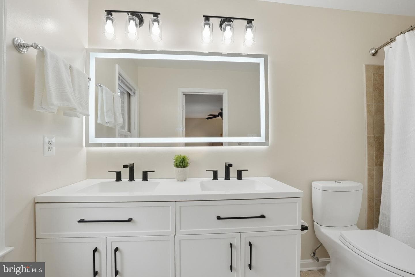 1566 Westmoreland Street photo 44