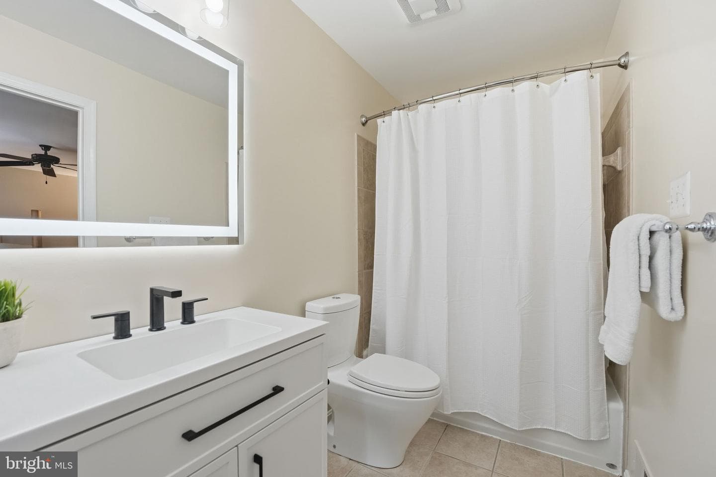1566 Westmoreland Street photo 45