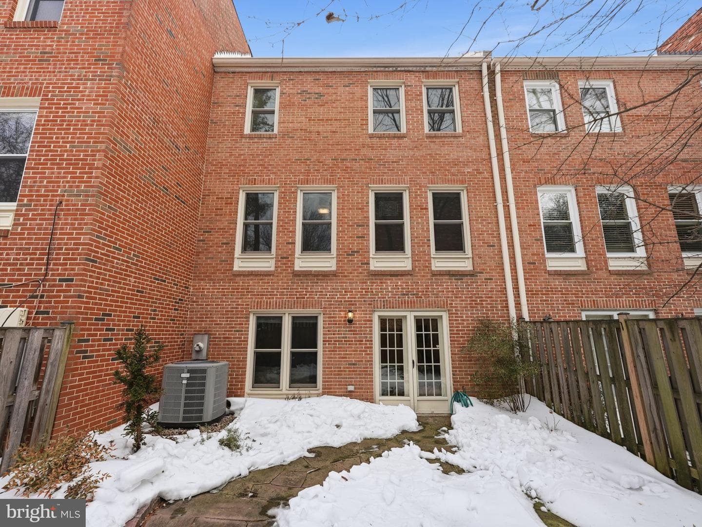 1566 Westmoreland Street photo 51
