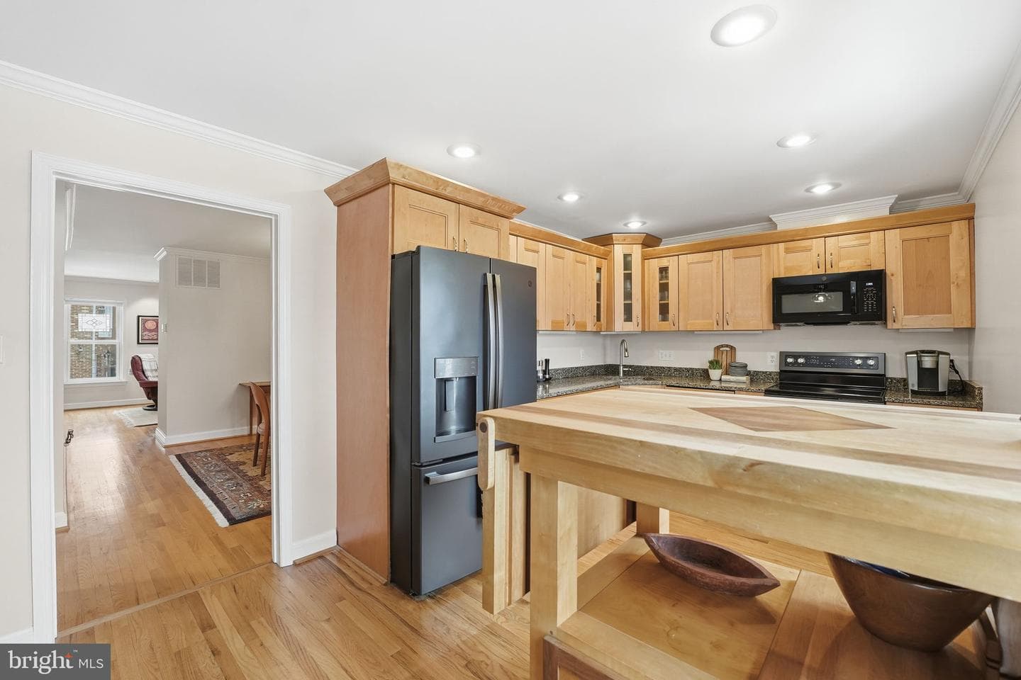 1566 Westmoreland Street photo 6