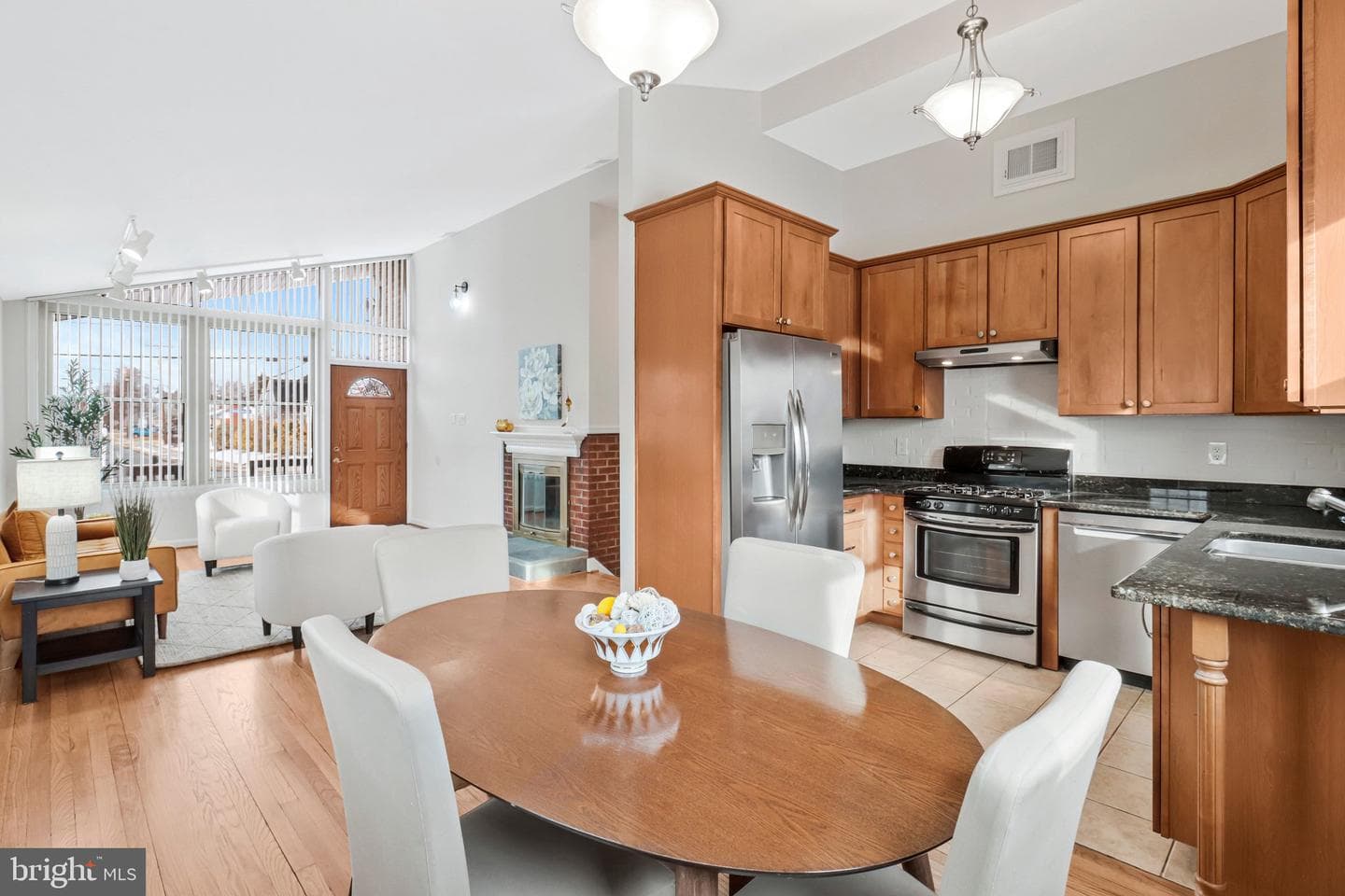 6323 Hillcrest Place photo 7