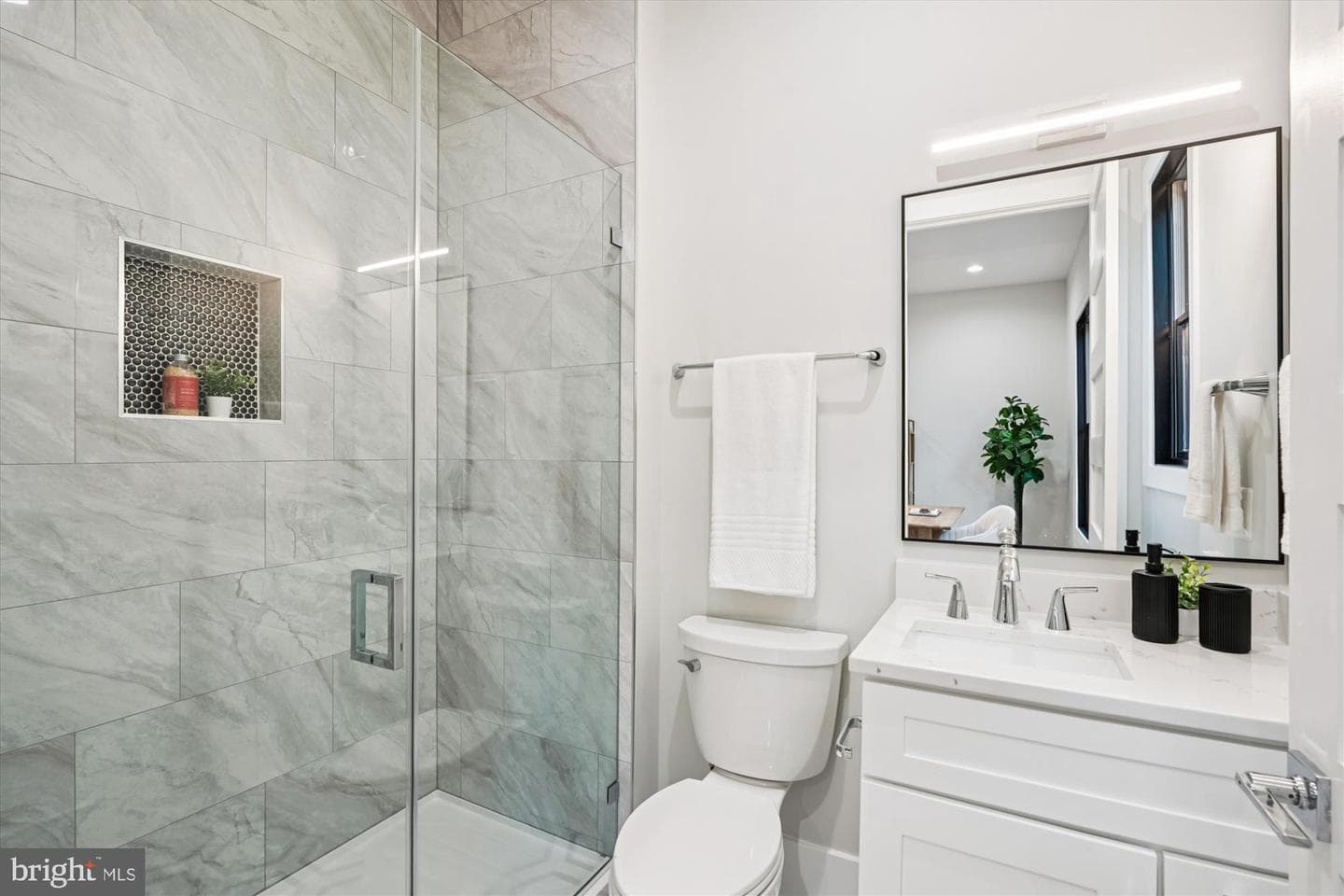 6707 Hallwood Avenue photo 47