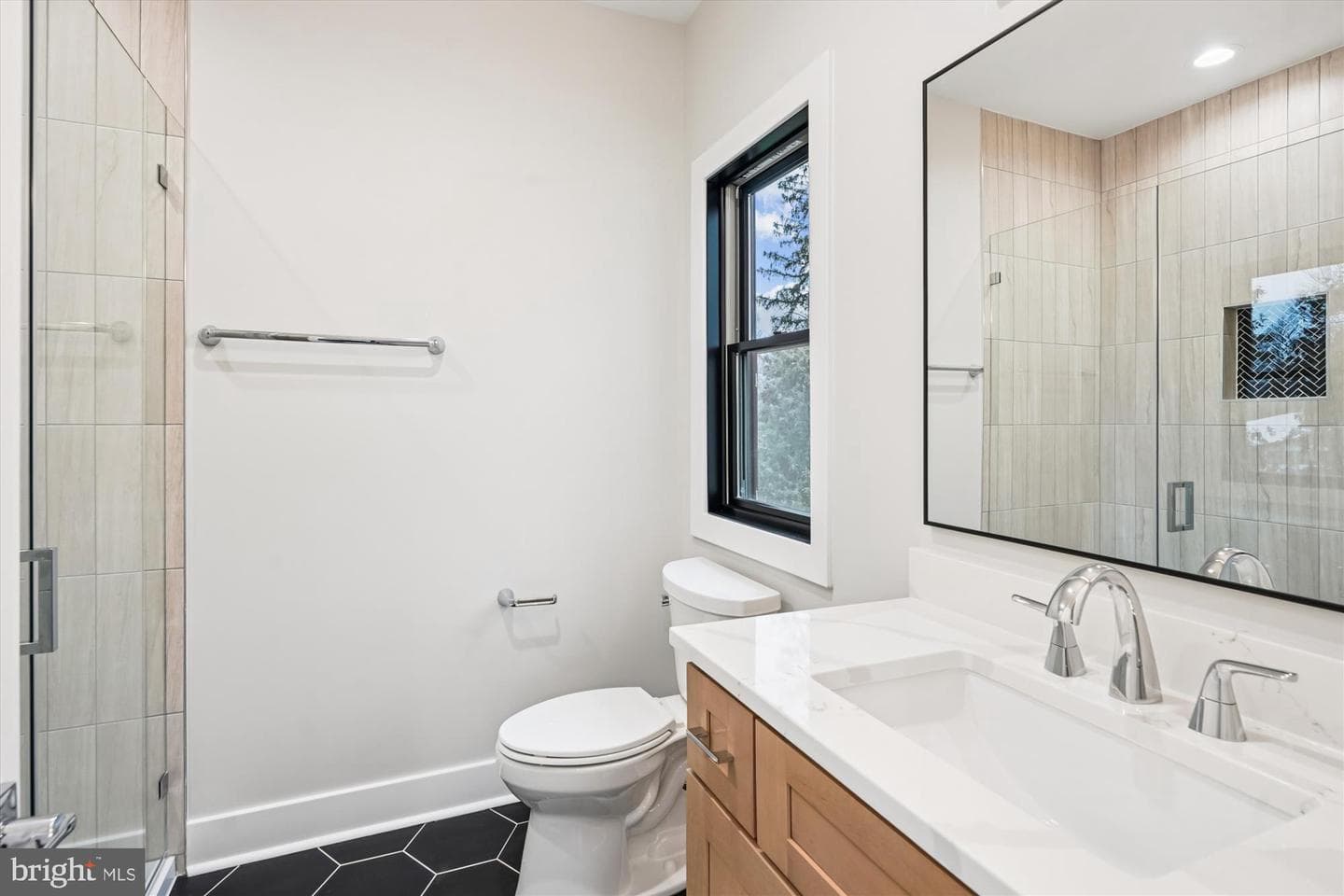 6707 Hallwood Avenue photo 69