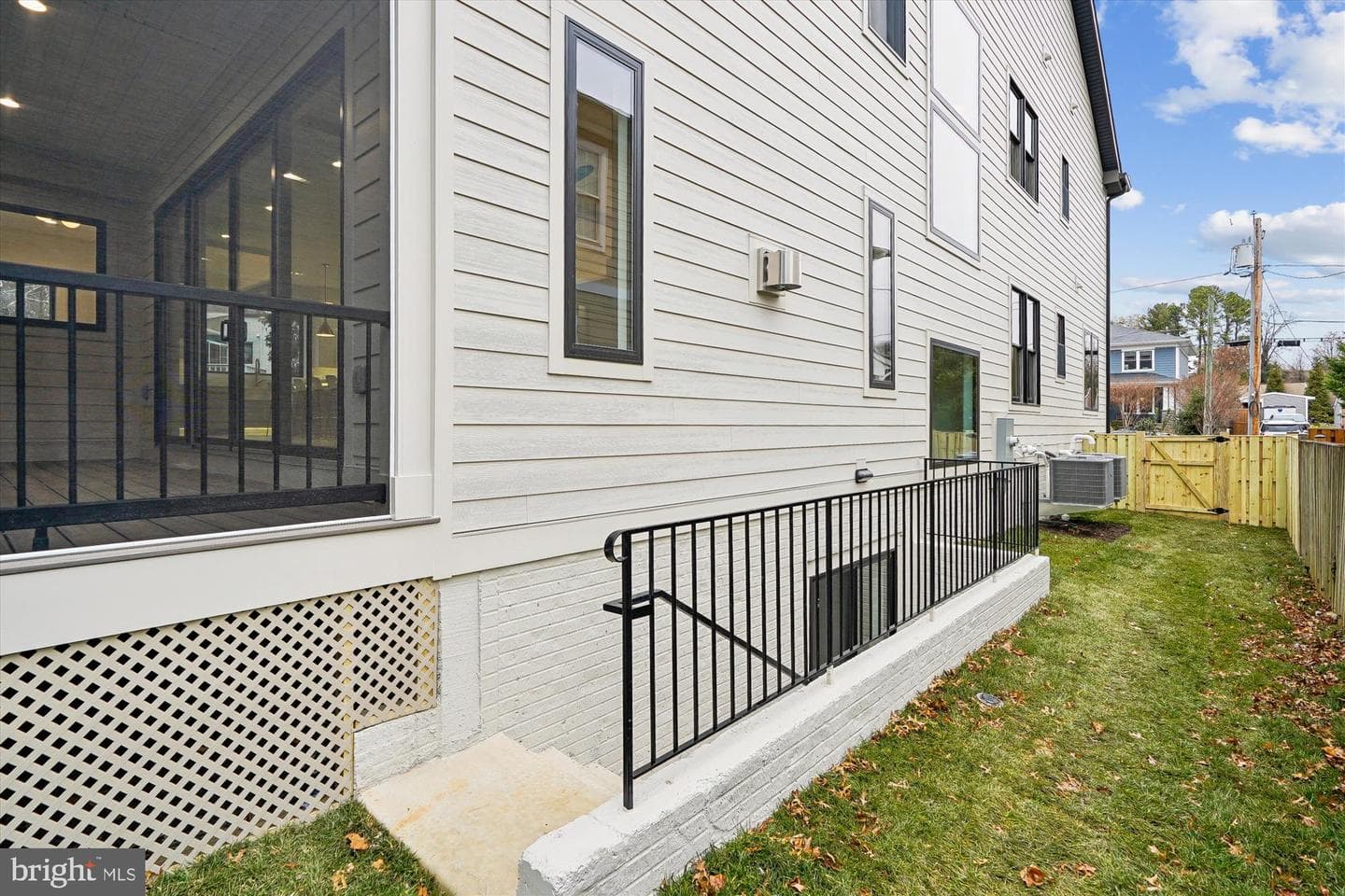 6707 Hallwood Avenue photo 8
