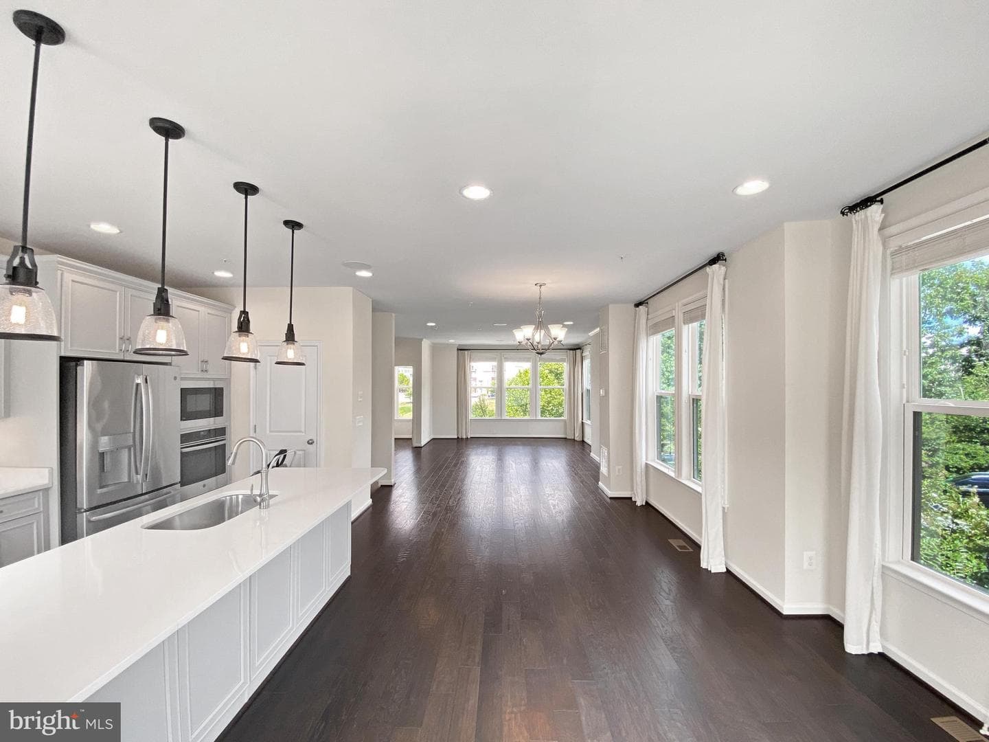 4967 Lakeside Crossing photo 3