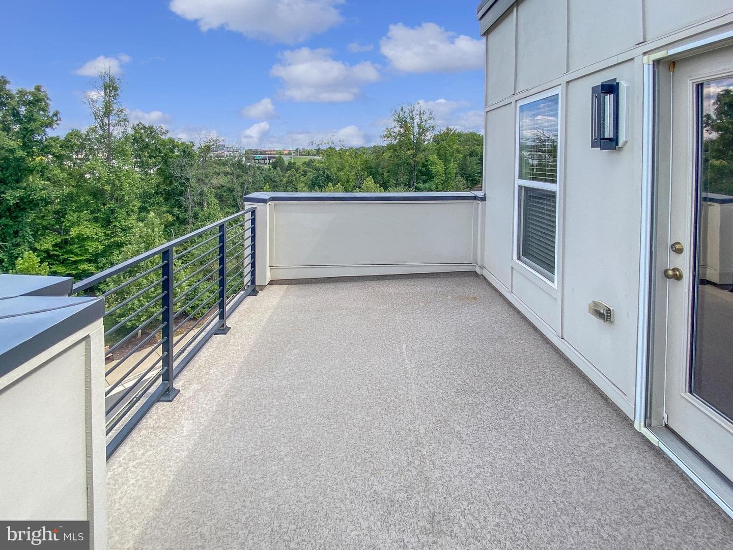 4967 Lakeside Crossing photo 9