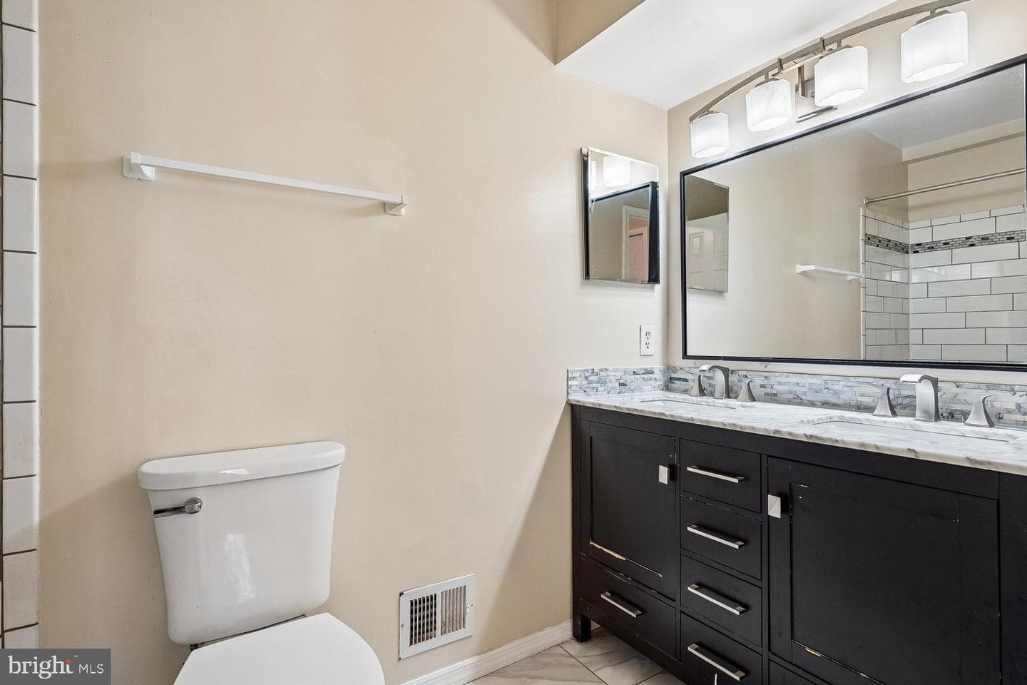 14033 Betsy Ross Lane photo 26