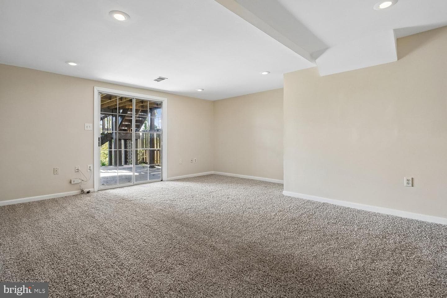 14033 Betsy Ross Lane photo 28