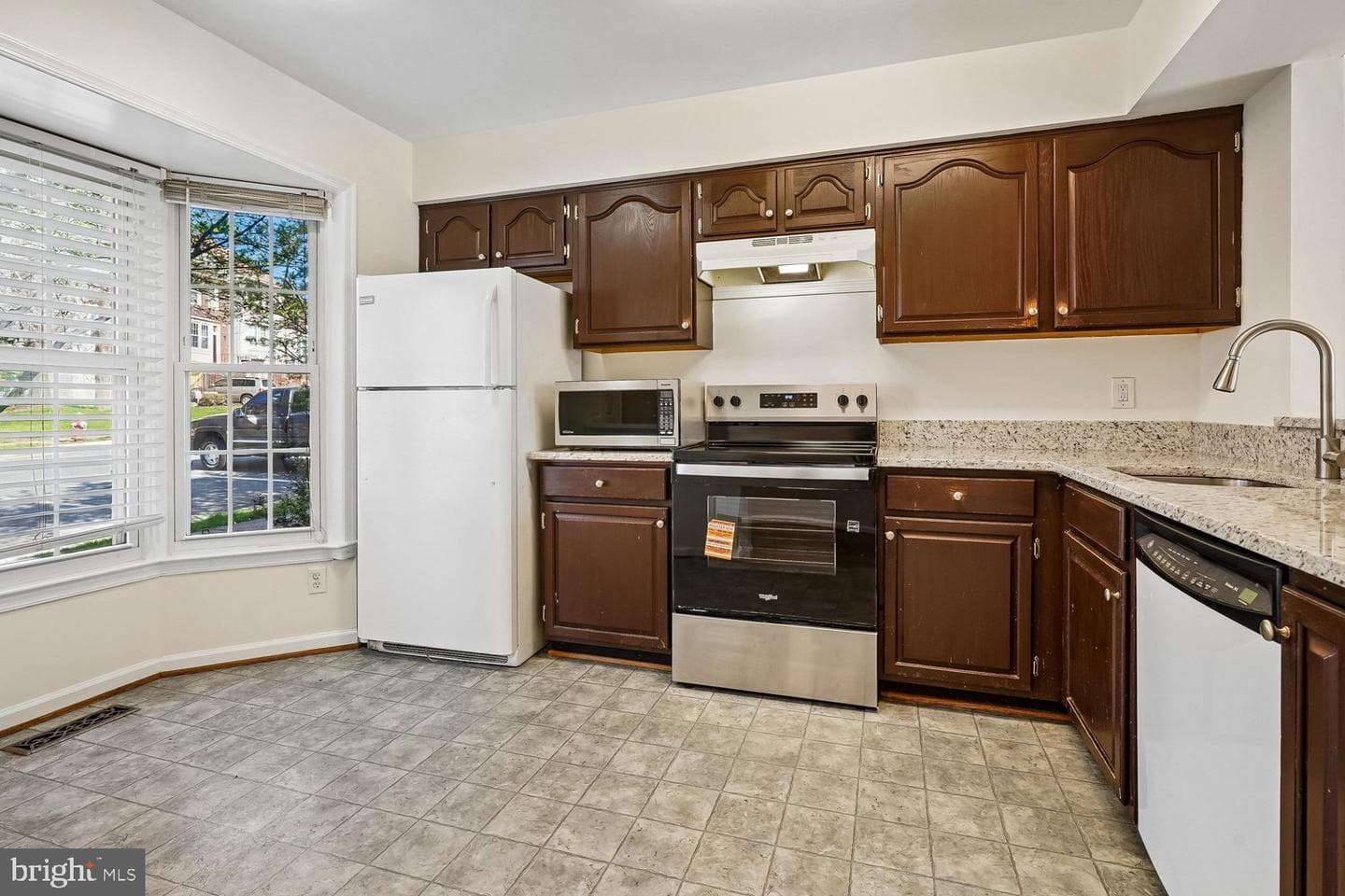 14033 Betsy Ross Lane photo 7