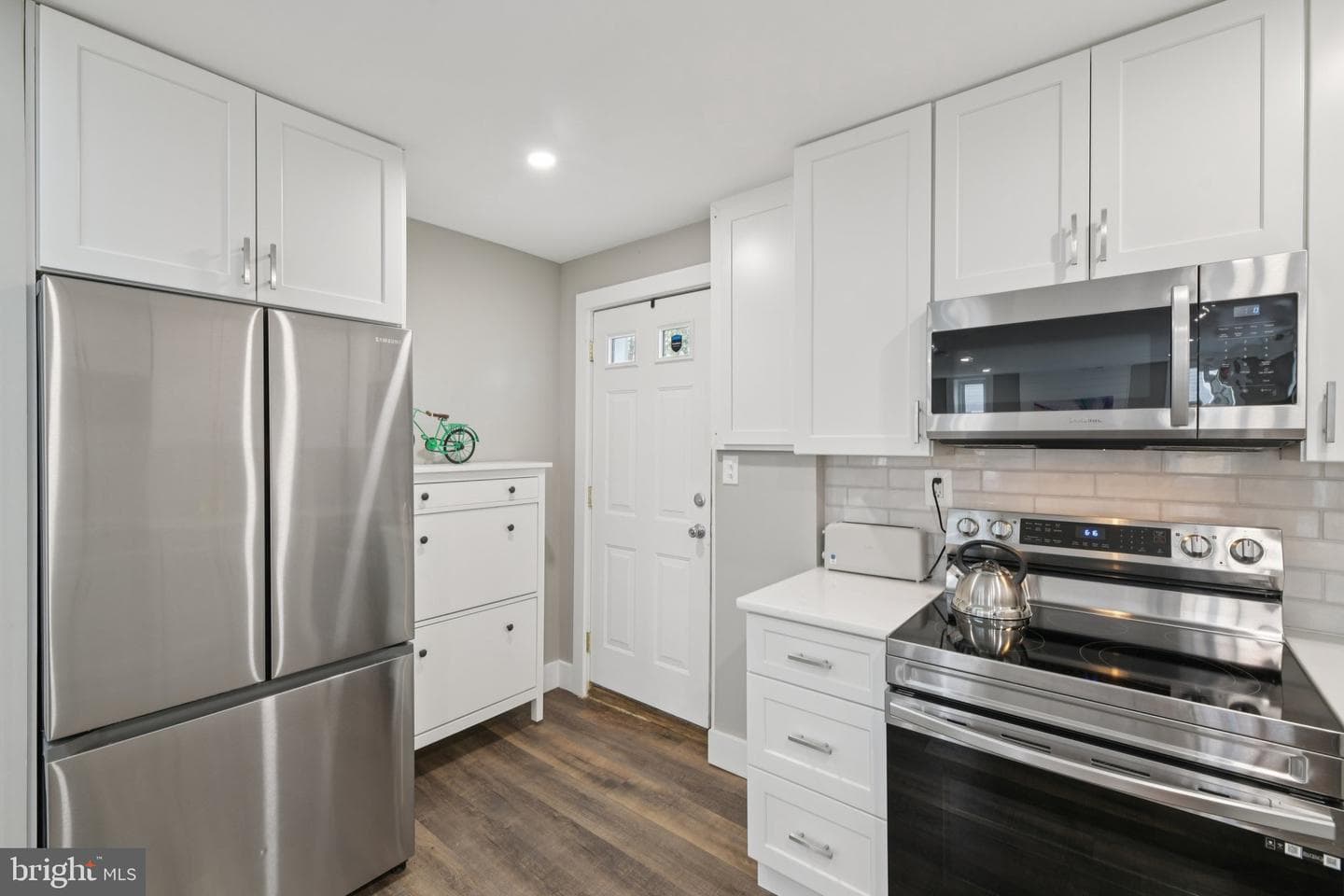 8422 Woodlawn Street photo 11