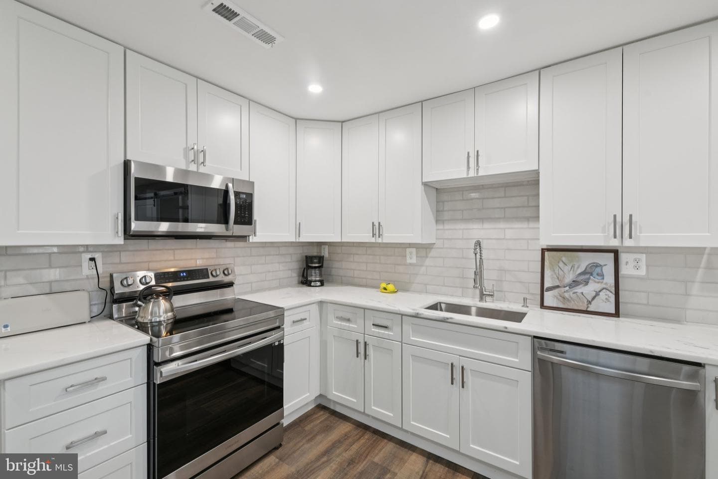 8422 Woodlawn Street photo 9