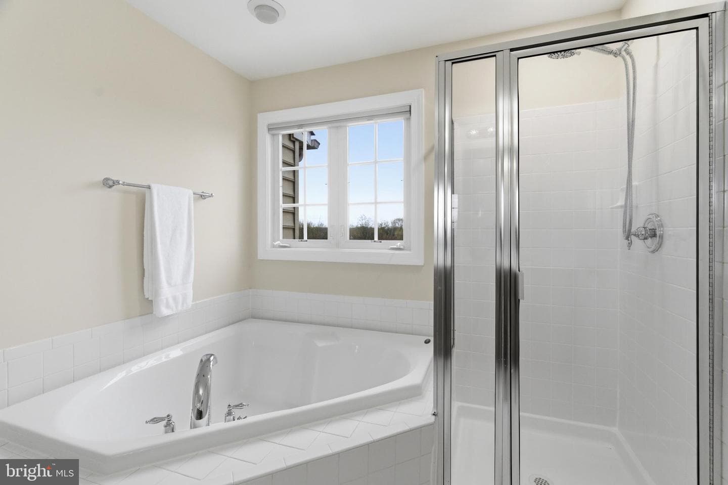 8002 Samuel Wallis Street photo 24