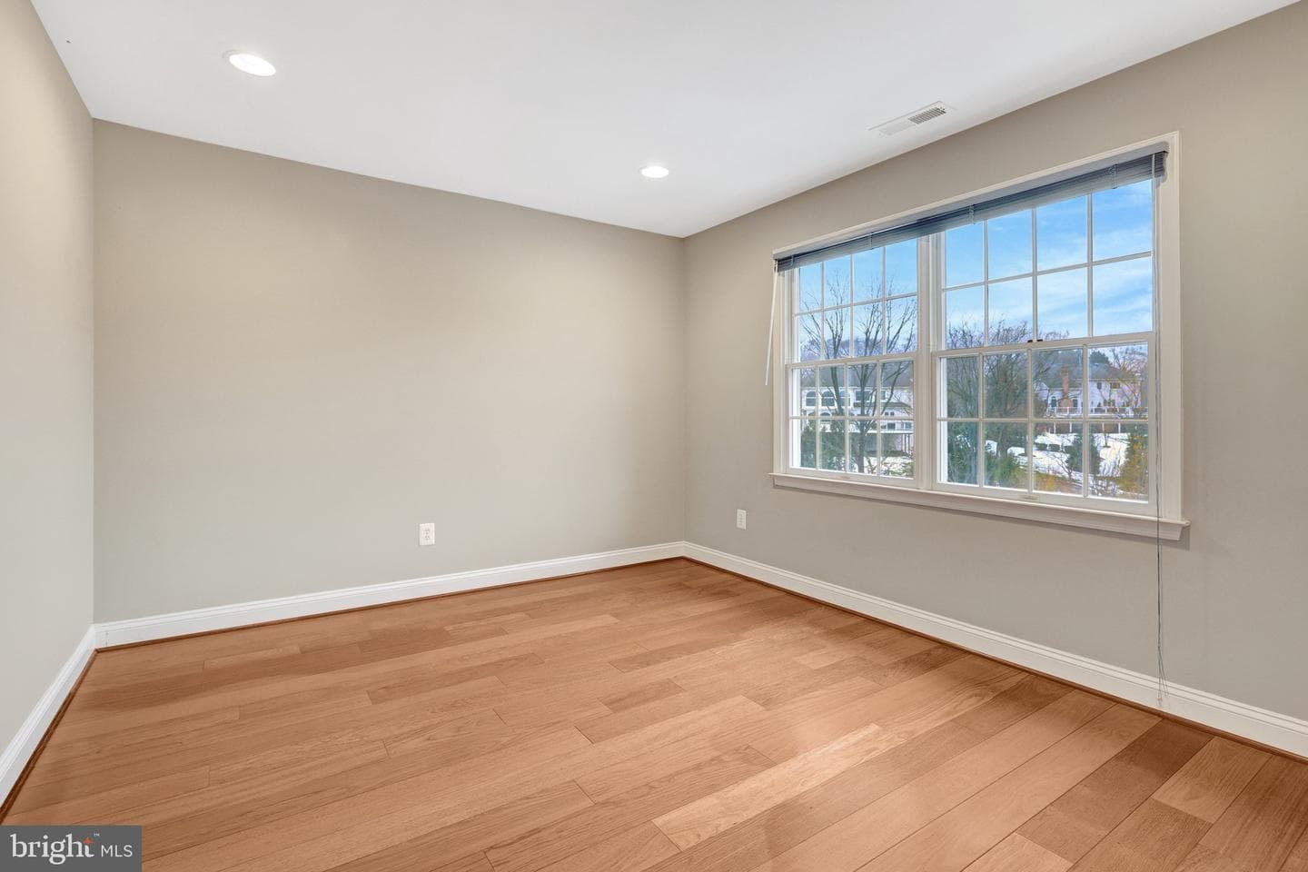 1710 Dove Point Court photo 45