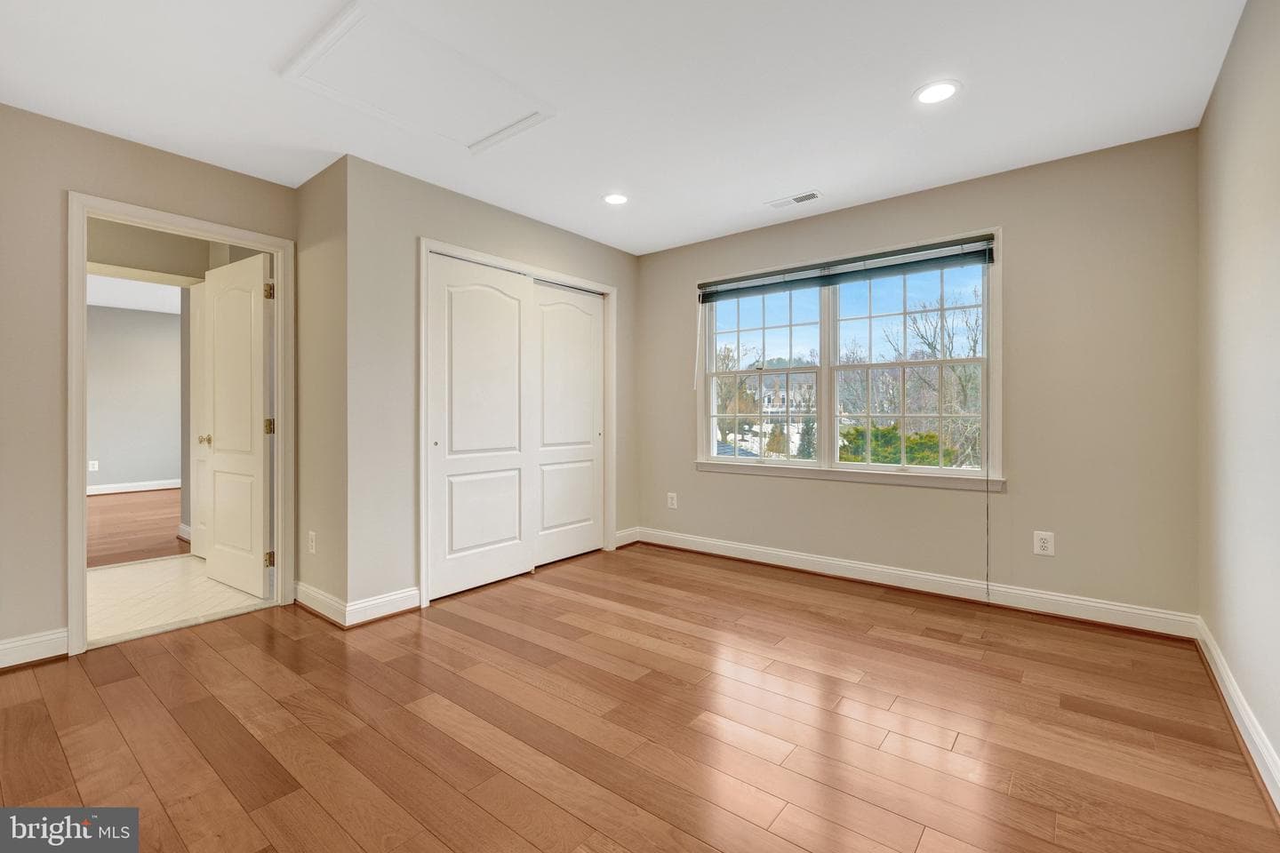 1710 Dove Point Court photo 49