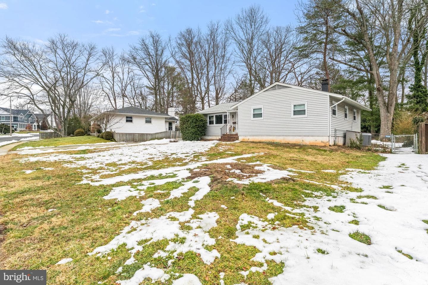 606 Meadow Lane SW photo 3