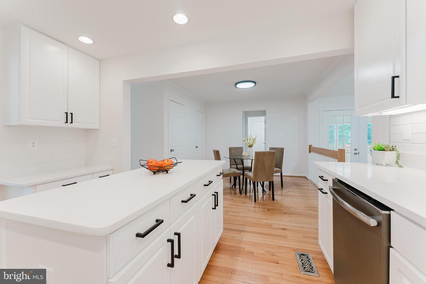 9505 Sailcloth Place photo 16