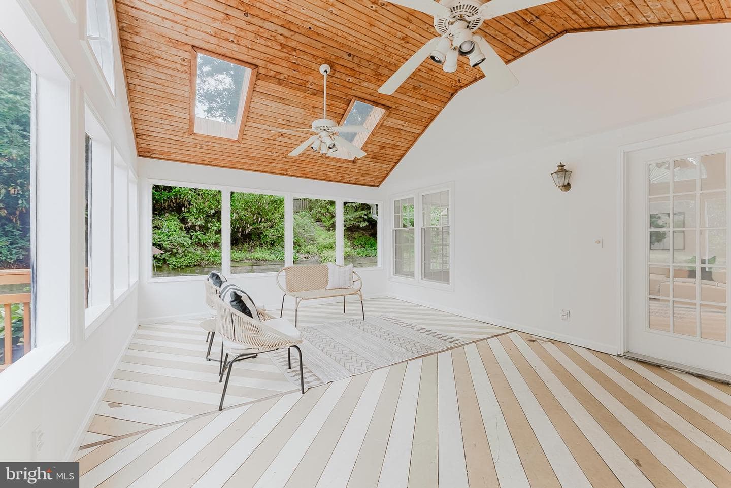 9505 Sailcloth Place photo 32