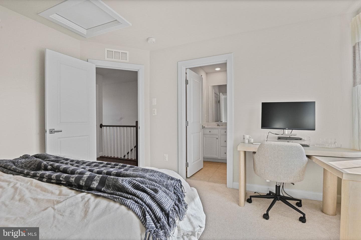 13007 Hattontown Square photo 27