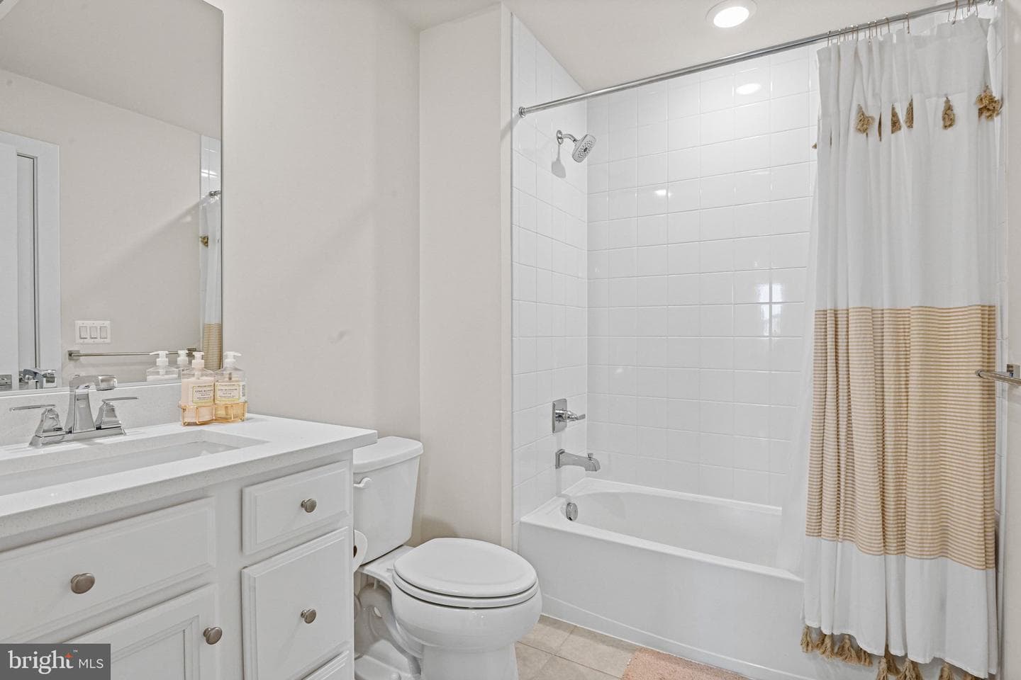 13007 Hattontown Square photo 28
