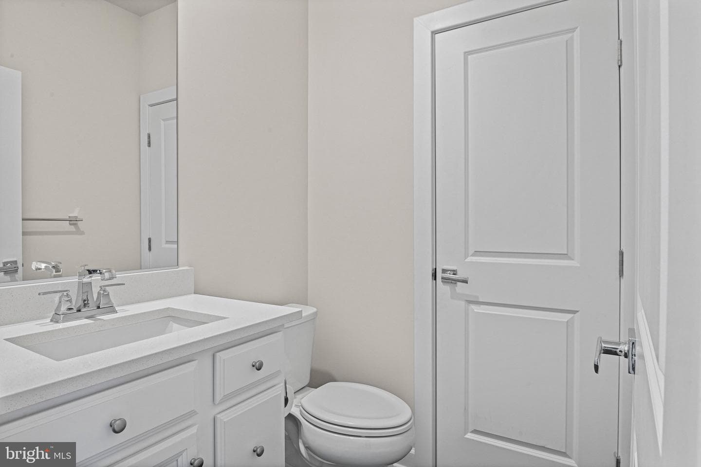 13007 Hattontown Square photo 4