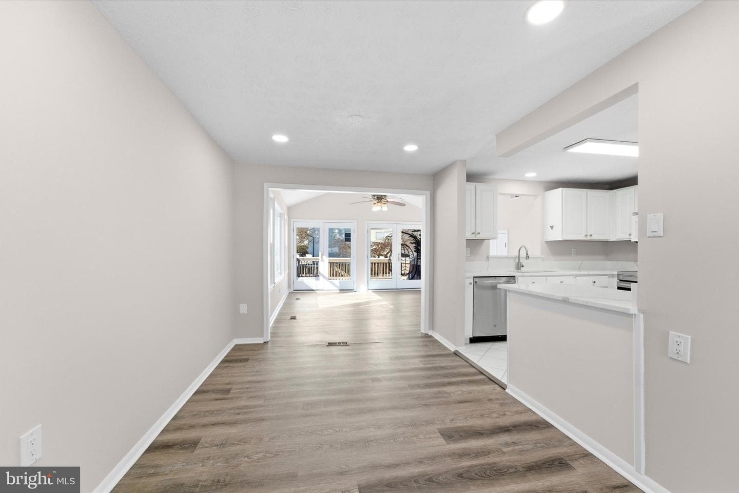 9804 Brightlea Drive photo 4