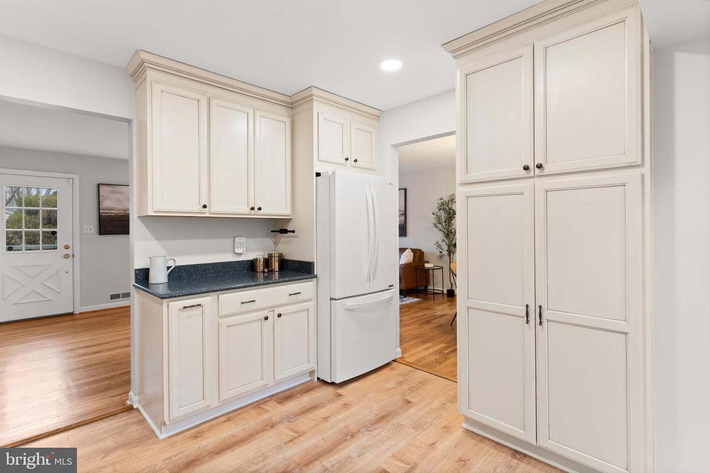 8117 Dabney Avenue photo 3