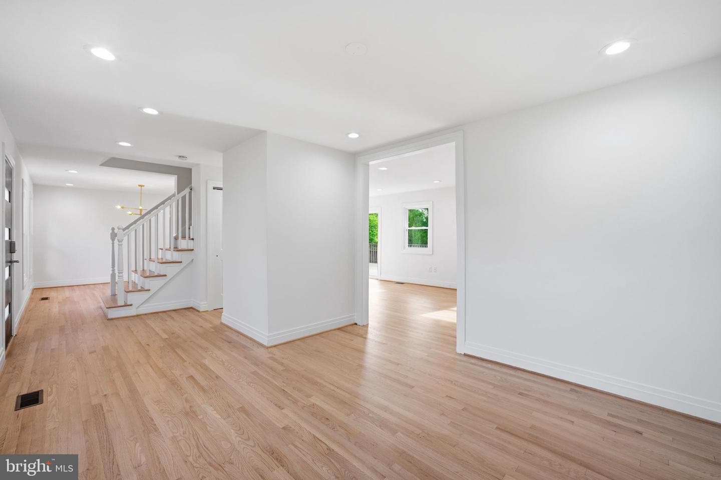 9609 Podium Drive photo 10