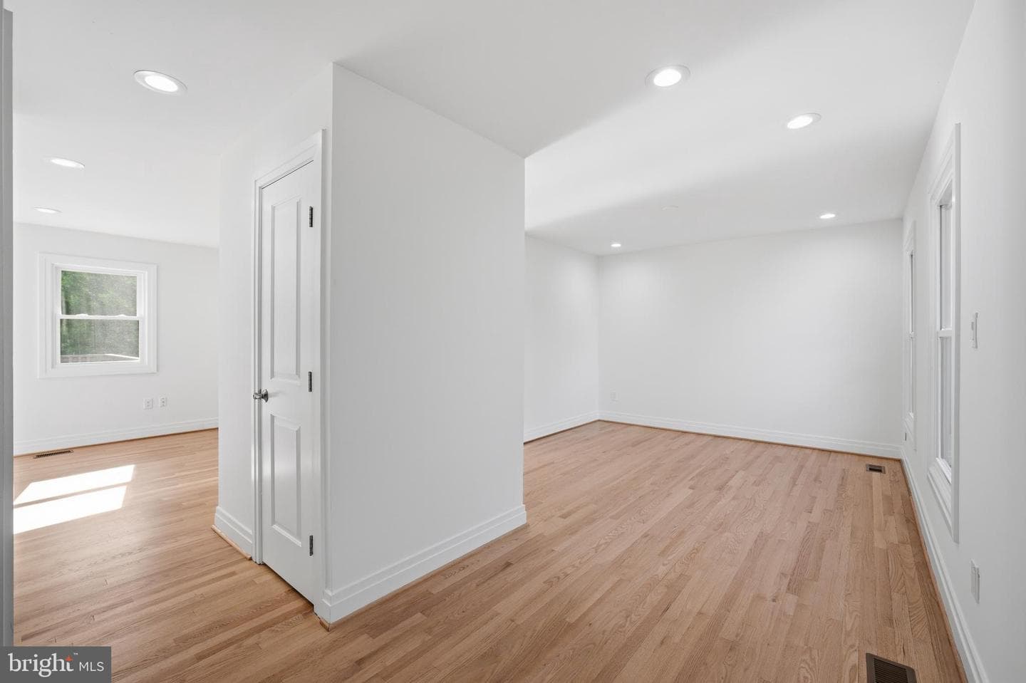 9609 Podium Drive photo 11