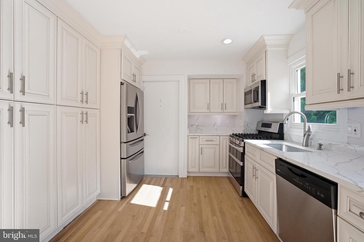9609 Podium Drive photo 22
