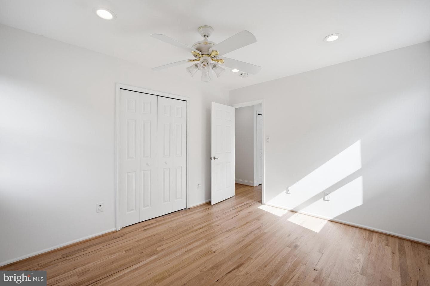 9609 Podium Drive photo 25