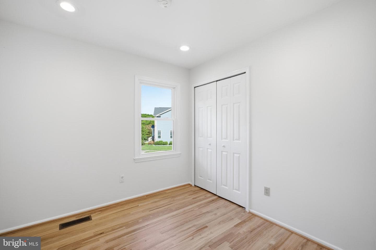 9609 Podium Drive photo 29