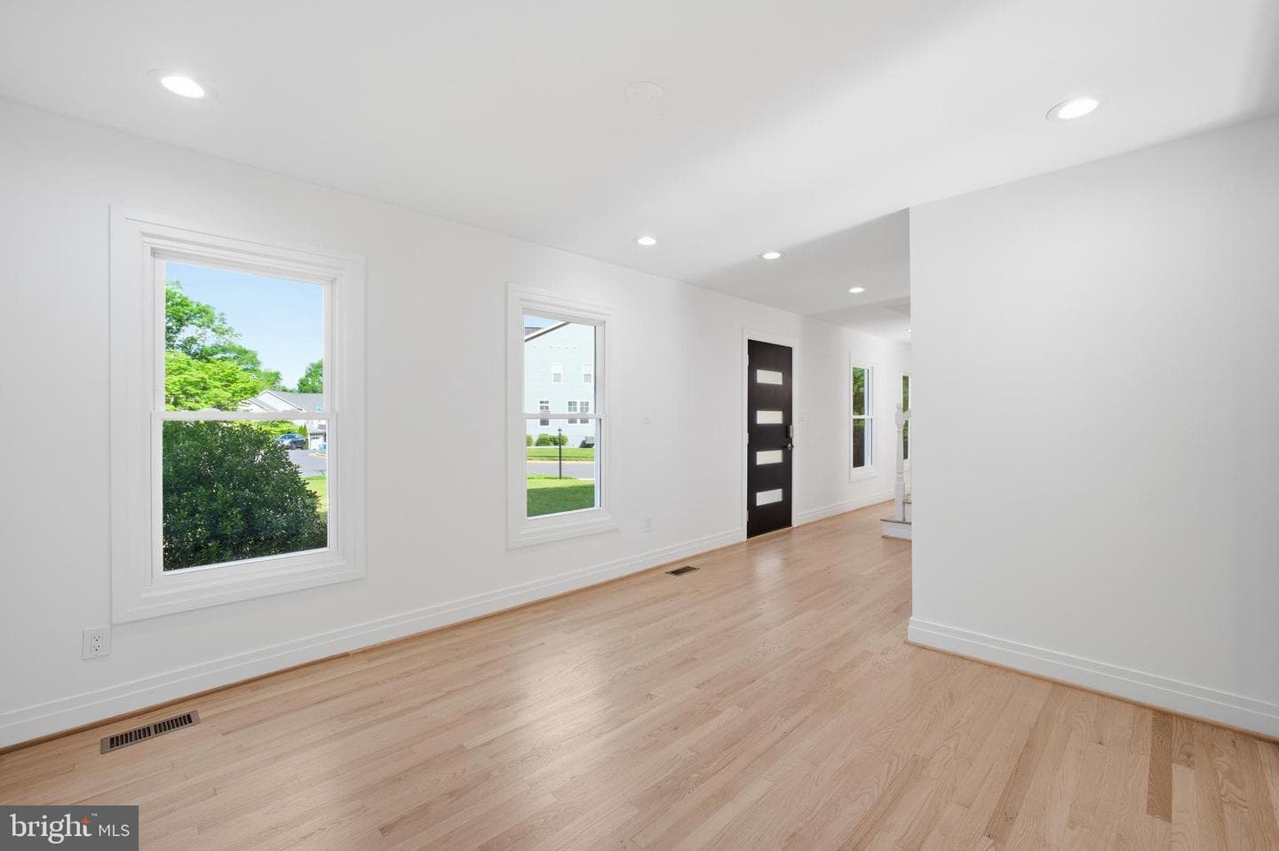 9609 Podium Drive photo 9