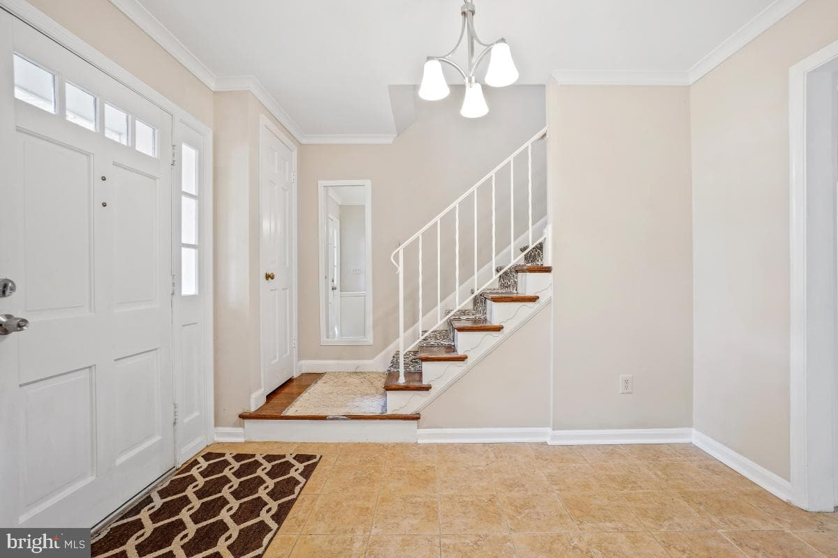 6871 Churchill Road photo 4