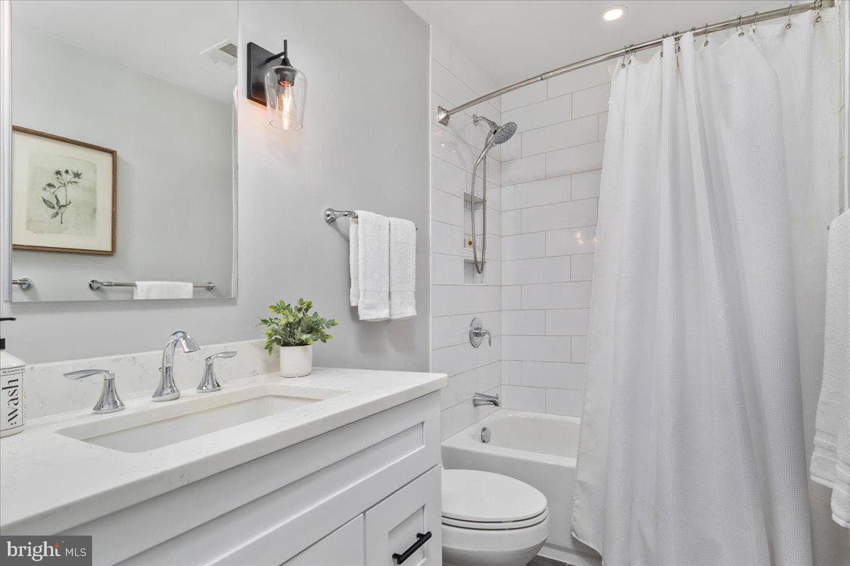 1607 Sereno Court photo 32