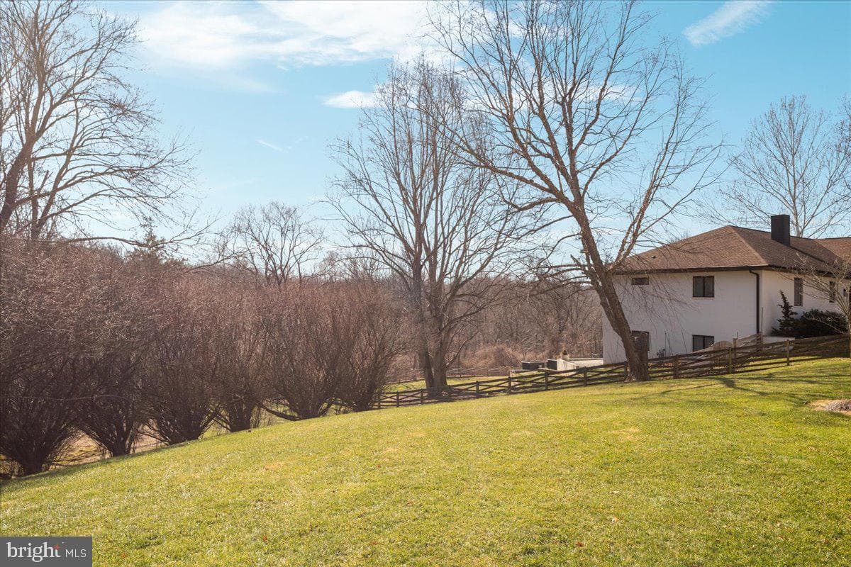 1607 Sereno Court photo 43