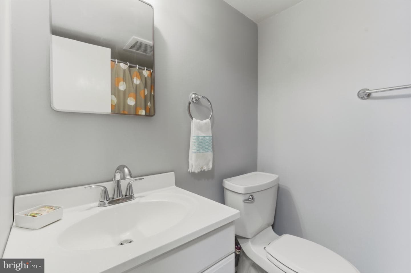 2410 Drexel Street photo 35