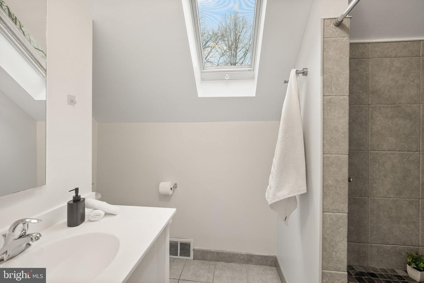 1114 Alden Road photo 24