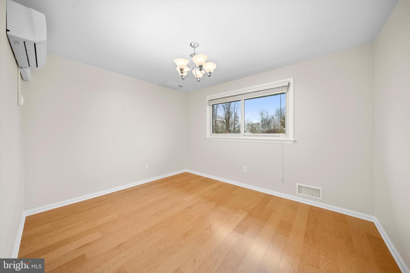 9808 Laurel Street photo 14