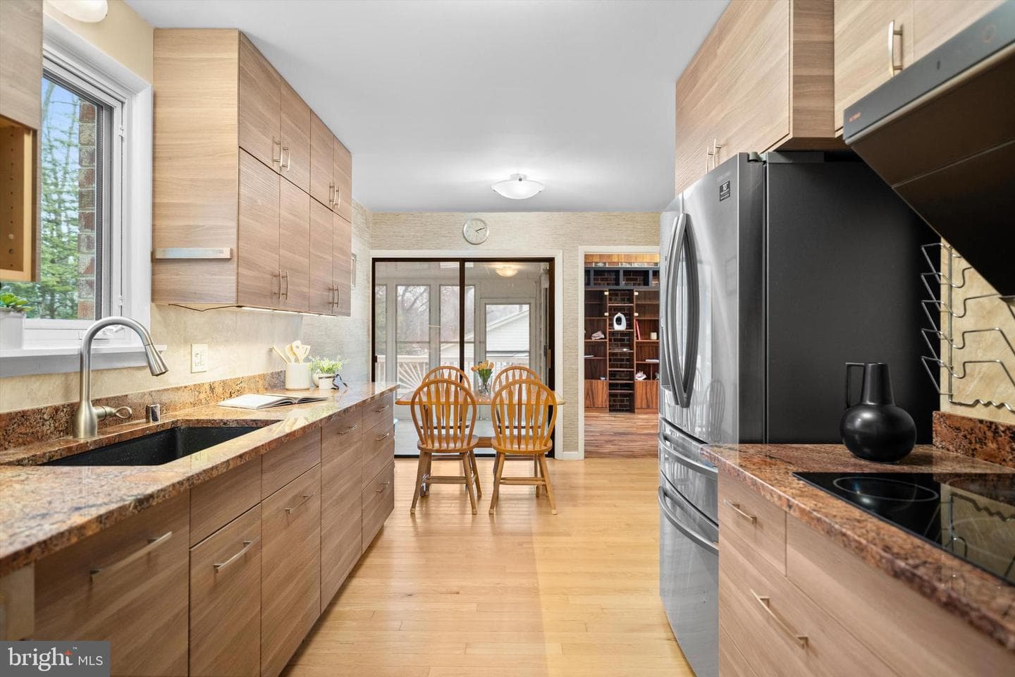 9808 Laurel Street photo 5